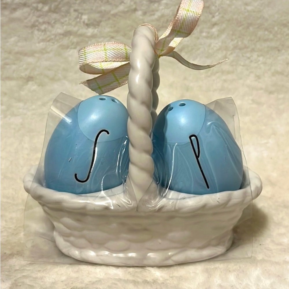 BNWT Rae Dunn Blue Egg Shaped Salt & Pepper Shakers